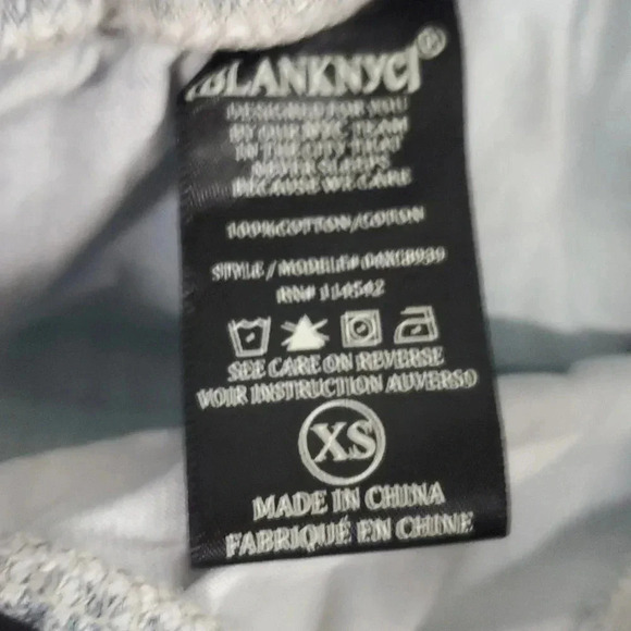 Blank NYC Lightwash Denim Elastic Waist Drawstring Shorts in Doing Too Much XS - Picture 11 of 12